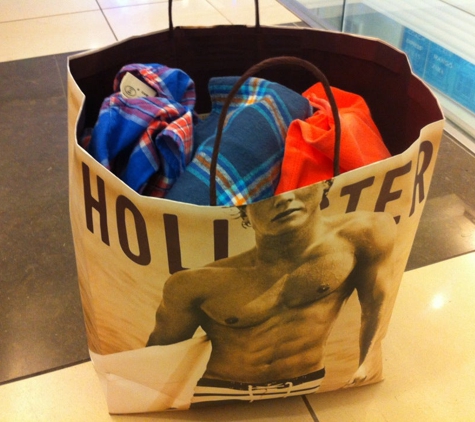 Hollister - San Francisco, CA