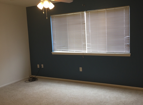 Kiara's Painting Service - Aurora, CO