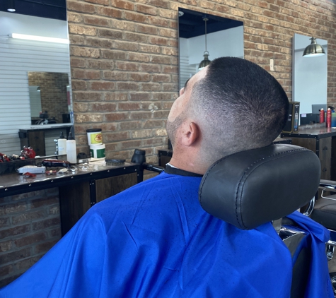 Miami Cut & Style Salon & Barbershop - Miami, FL. Fades