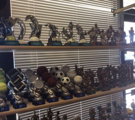 B & D Trophies & Awards - Albuquerque, NM