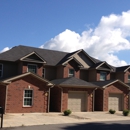 Pin Oak Villas of KY Townhouses - Apartments