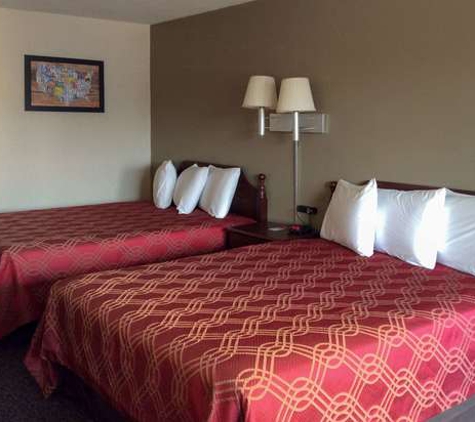 Econo Lodge - Cortland, NY