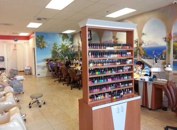 Diva Nails & Spa - Bakersfield, CA