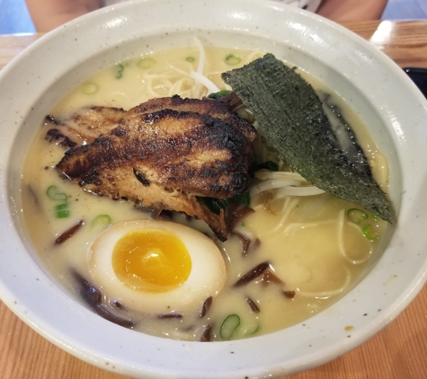 Hiro Nori Craft Ramen - Pasadena, CA. Tonkotsu ramen