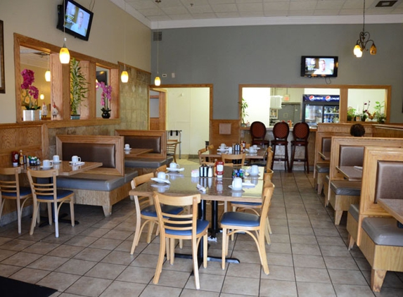 Briana's Pancake Cafe Restaurant - South Elgin, IL