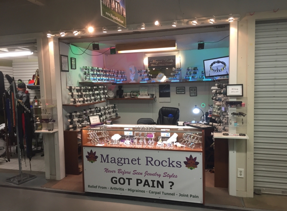 Magnet Rocks - Daytona Beach, FL. Corner Shops Mall #13