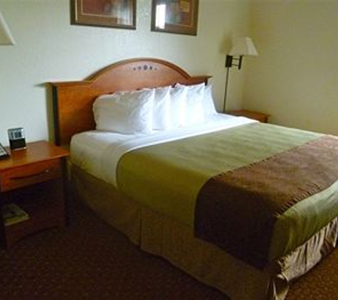 Baymont Inn & Suites - Hinesville, GA