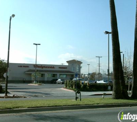 Walgreens - Closed - Reseda, CA