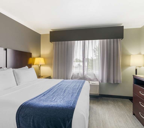 Best Western Plus Olathe Hotel - Olathe, KS