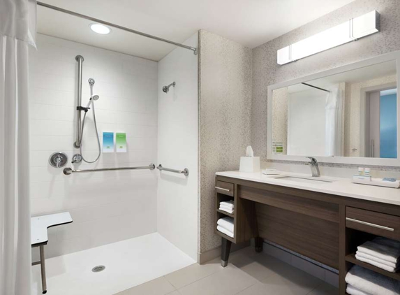 Home2 Suites by Hilton Brooklyn Park Minneapolis - Brooklyn Park, MN