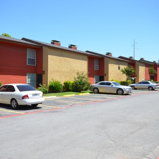 Castle Rock Apartments - Dallas, TX