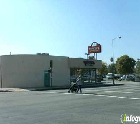 U-Haul Neighborhood Dealer - Reseda, CA