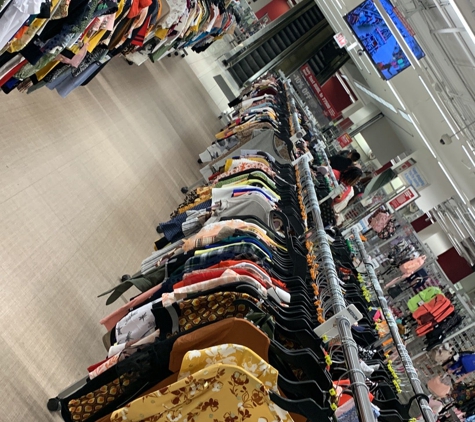 Burlington Coat Factory - Chicago, IL