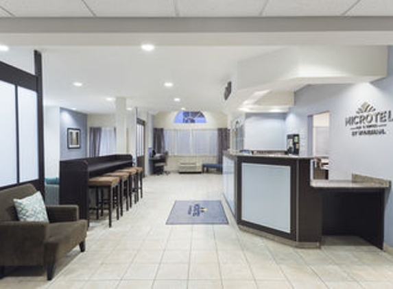 Microtel Inn & Suites by Wyndham Baton Rouge Airport - Baton Rouge, LA