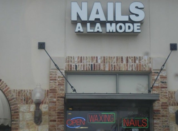 Nails A La Mode - San Antonio, TX