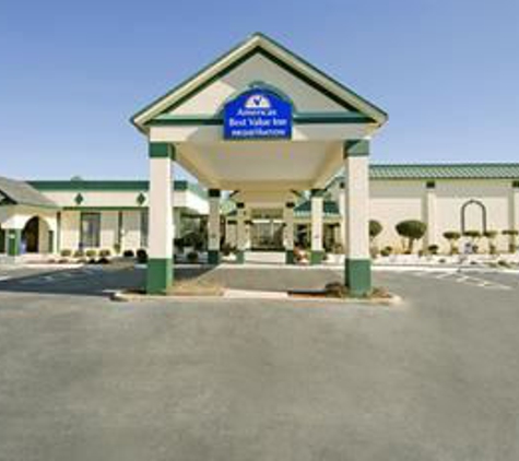 Super Inn & Suites by OYO Milledgeville - Milledgeville, GA