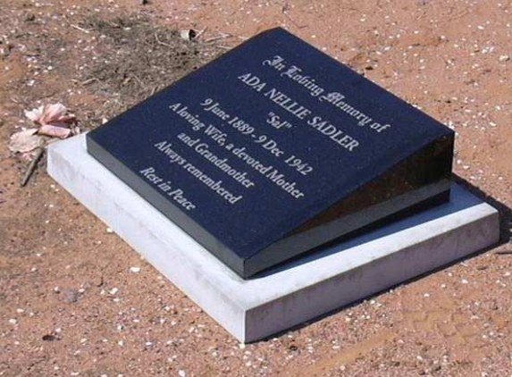 Lincoln Grove Monuments & Memorials - West Tamworth, NSW