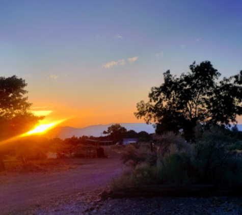 Sunrise Motel - Cedarville, CA