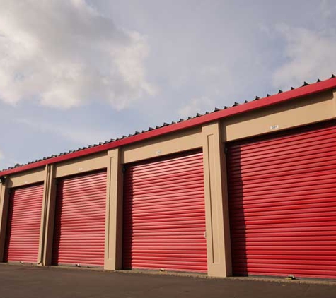 Security Public Storage - Santa Rosa, CA. All ground floor drive-up units