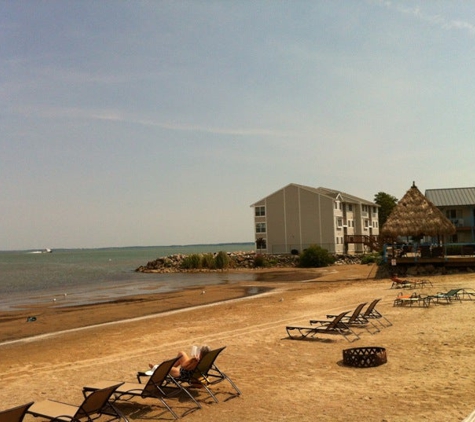 Docks Beach House - Port Clinton, OH