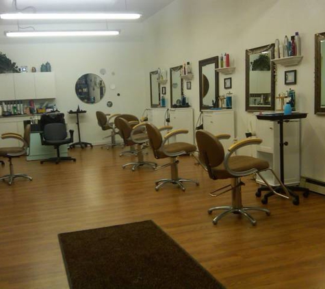 Wave Lenths Salon - Perry, NY