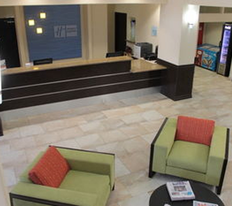 Holiday Inn Express & Suites Brownsville - Brownsville, TX