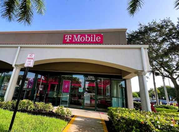 T-Mobile - Hollywood, FL