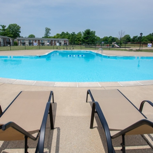 Pickwick Farms Apartments - Indianapolis, IN