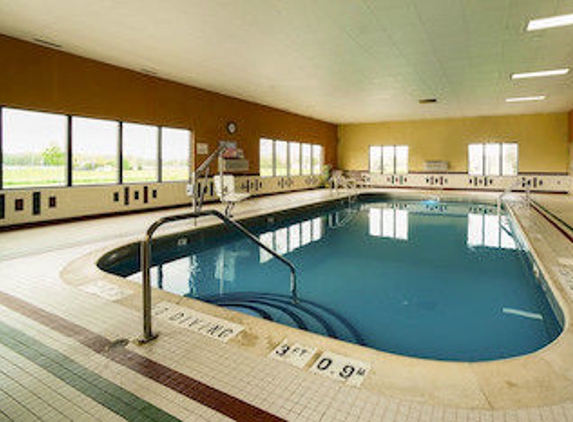 Baymont Inn & Suites - Marion, IL