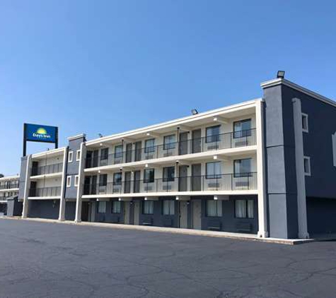 Days Inn & Suites by Wyndham Indianapolis Airport East - Indianapolis, IN