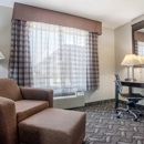 Quality Suites - Motels