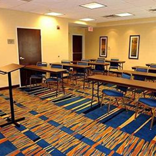 Fairfield Inn & Suites - Slippery Rock, PA