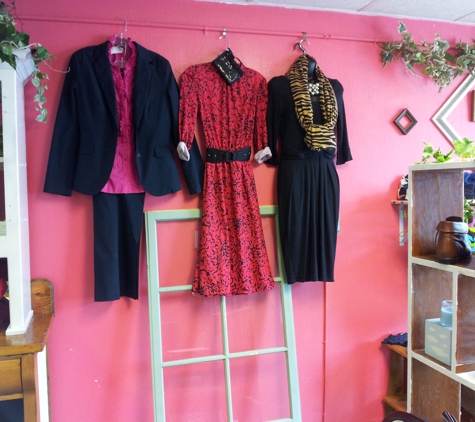 Shindy And Co. Boutique - Independence, MO