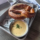 Lefty's West End Tavern - Restaurants