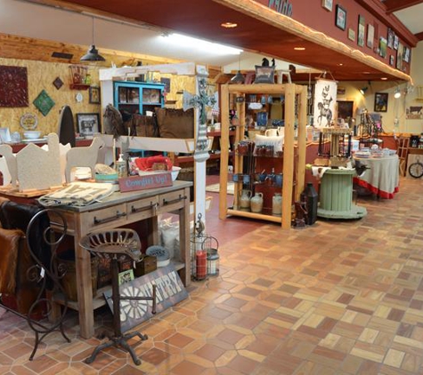 Diamond D's Western Store and Home Decor - Macomb, IL