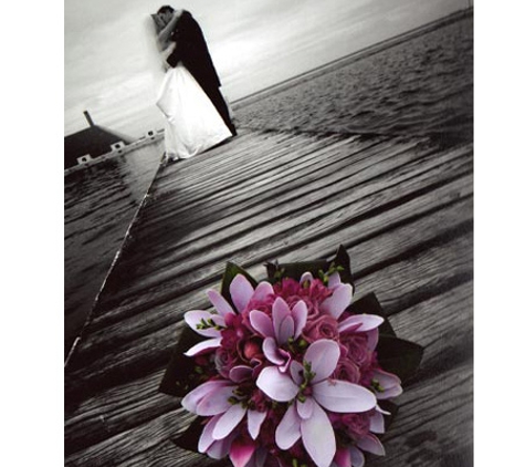 Lavish Flowers & Gifts - New Lambton Heights, NSW