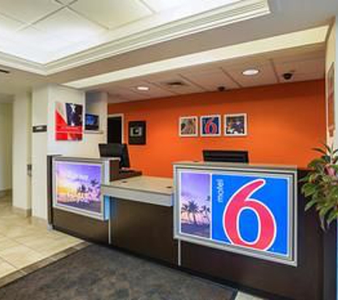 Motel 6 - Grand Island, NE