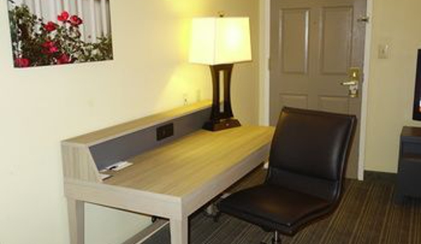 Country Inns & Suites - Burlington, NC