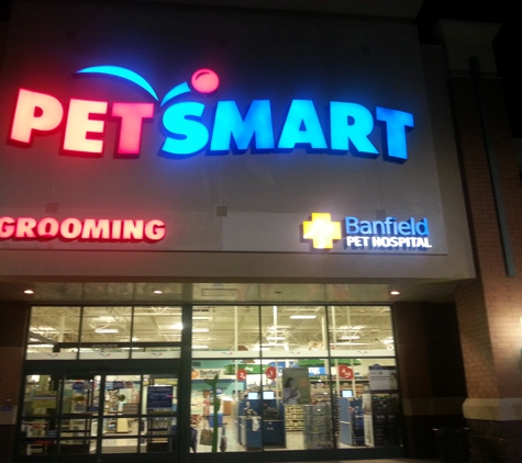 Banfield Pet Hospital - Florissant, MO