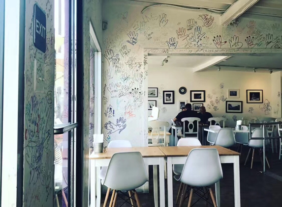 Mama's Secret Bakery & Cafe - Los Angeles, CA