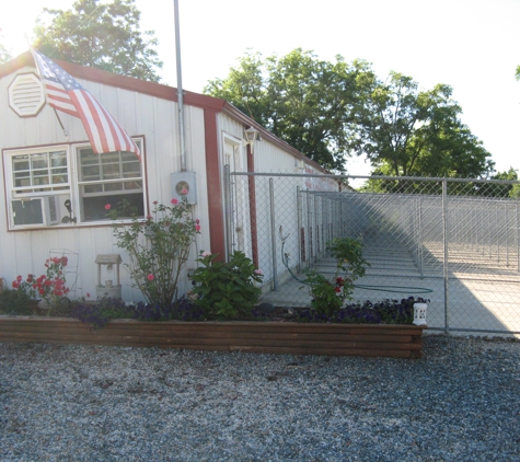 Cozy Country Kennels - Liberty, NC