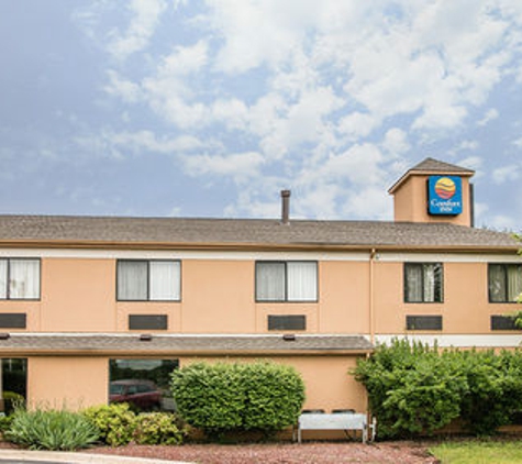 Baymont Inn & Suites - Belleville, MI