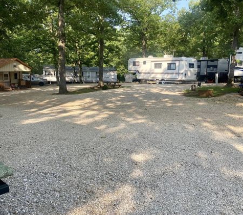 Hava Space RV Park - Gravois Mills, MO