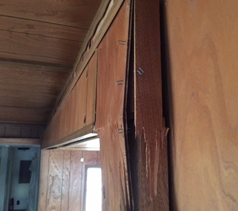 Vasquez Mobile Home Movers, LLC. - Tucson, AZ. BROKEN ARCH on tip out! caused by Vasquez