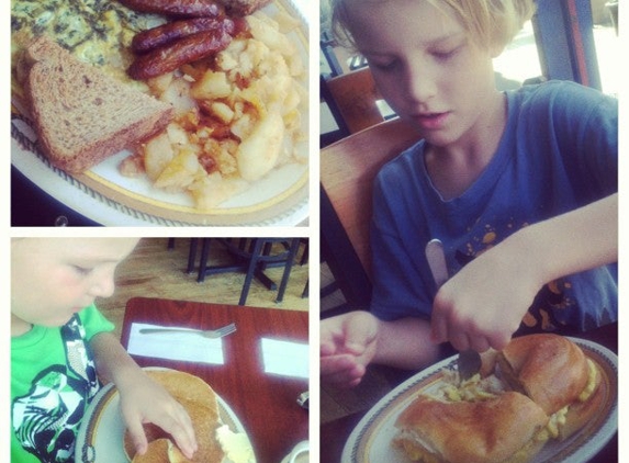 Country House Diner - Brooklyn, NY