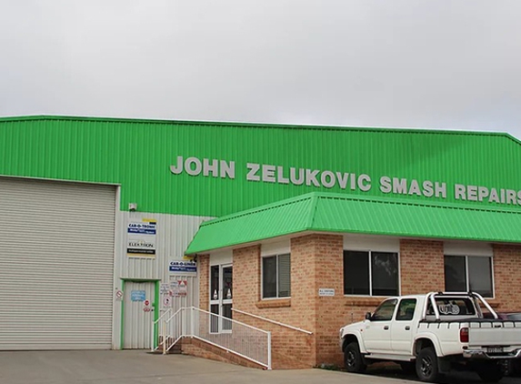 Zelukovic John Smash Repairs & Towing Service