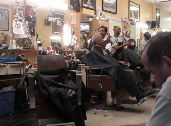 All Things N Common Barbershp - Oxon Hill, MD