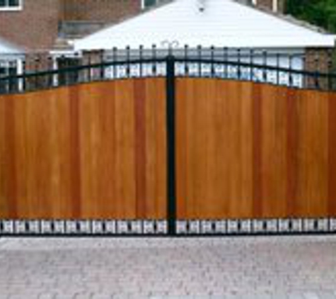 Kellys  Automatic Gate Service Family and Veteran Owned - Tampa, FL. Custom Wood Gates