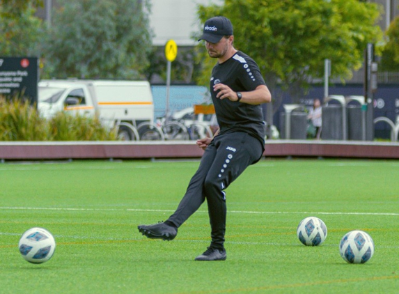 eleade Fussball