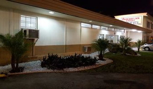 PARKWAY INN AIRPORT MOTEL - Miami Springs, FL